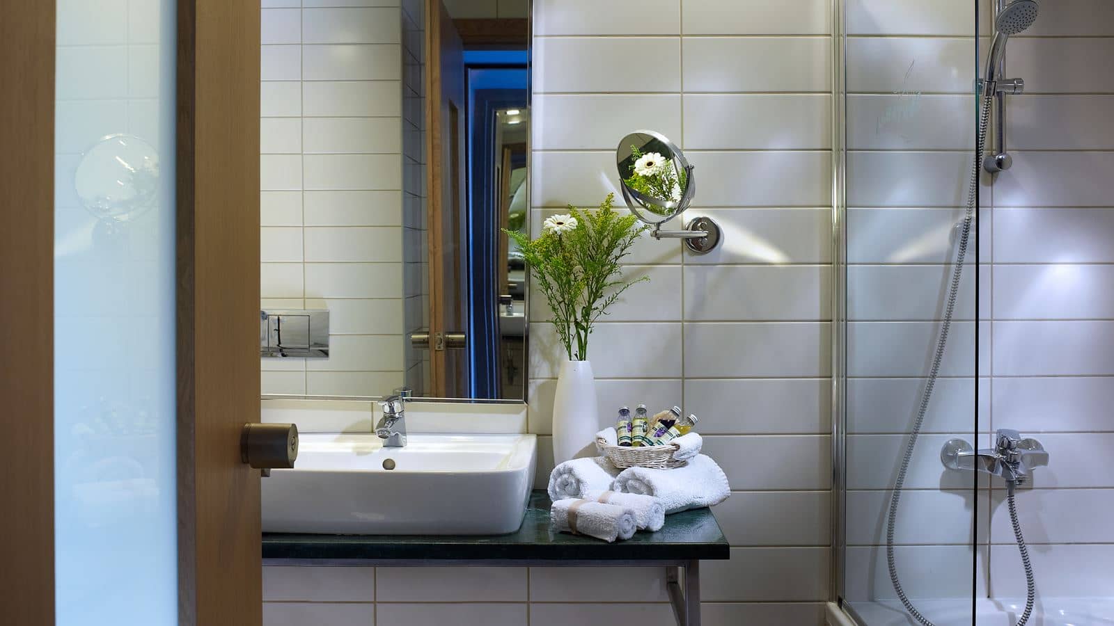 rooms-room-superior-double-balcony-or-terrace