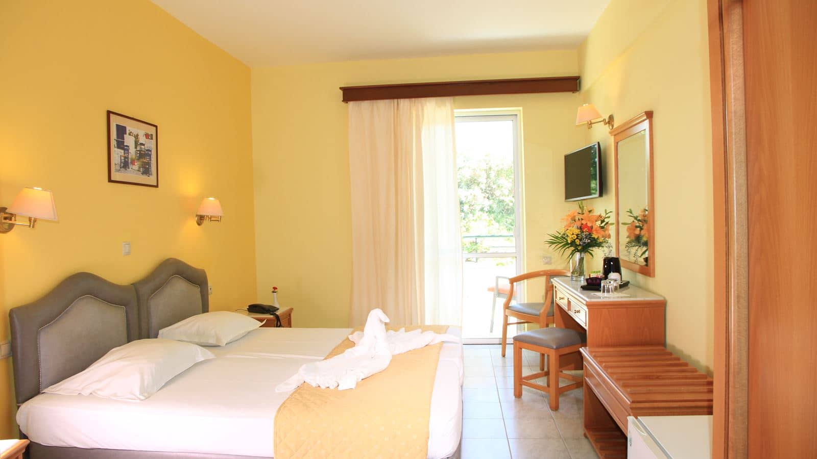 rooms-double-balcony-or-terrace-economy
