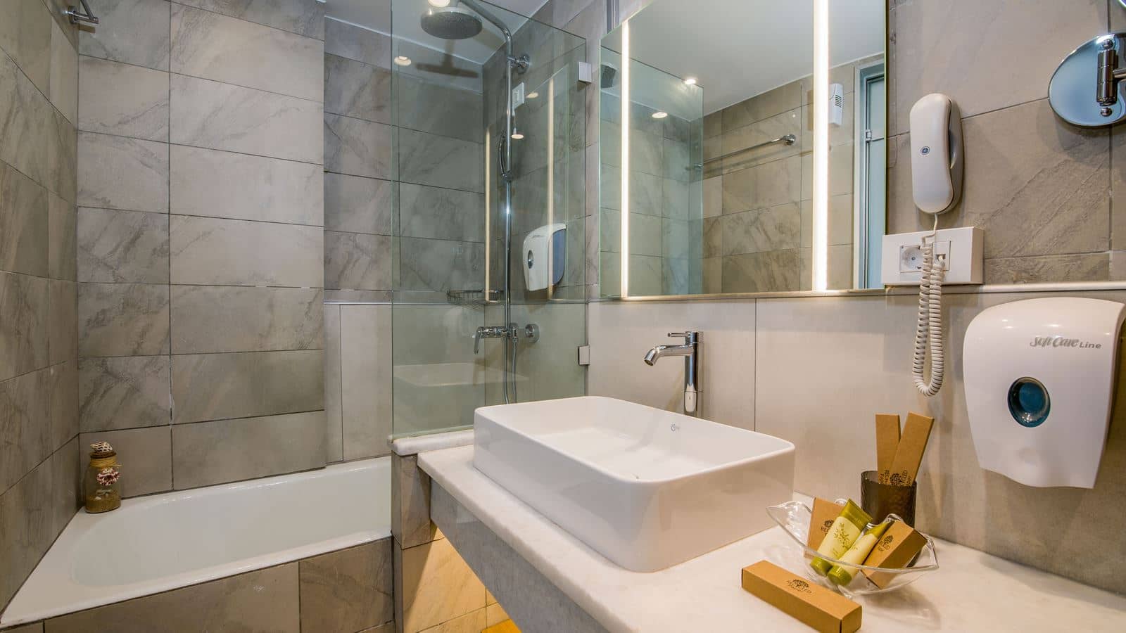rooms-twin-room-superior-sideseaview-balcony-or-terrace