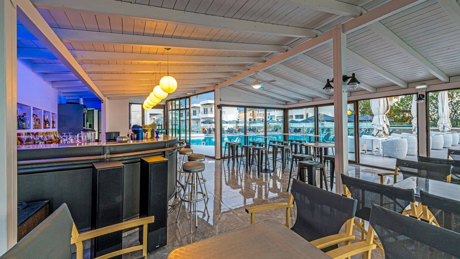 bars-akti-cafepool-bar