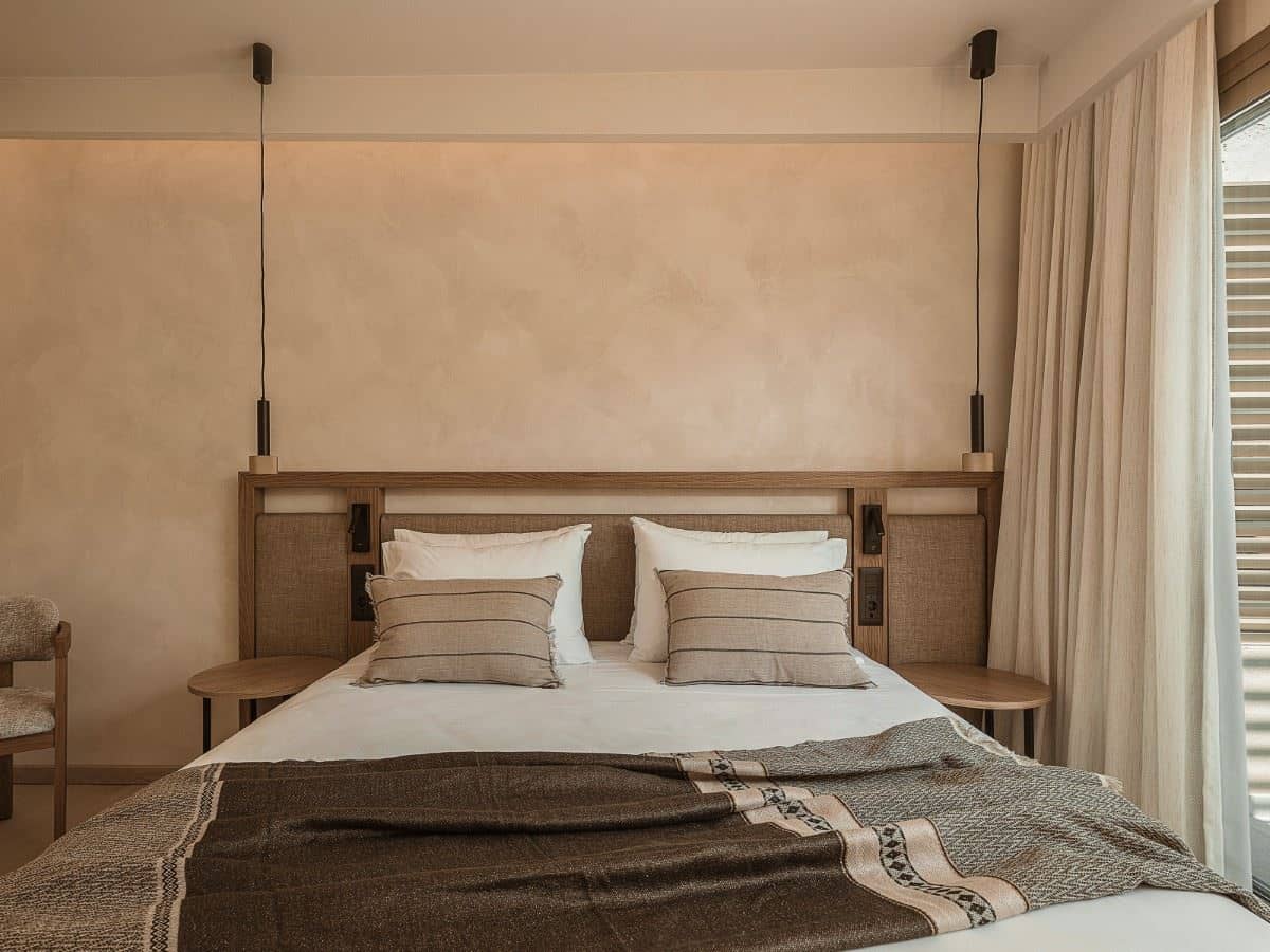 rooms-superior-side-sea-view-balcony-or-terrace