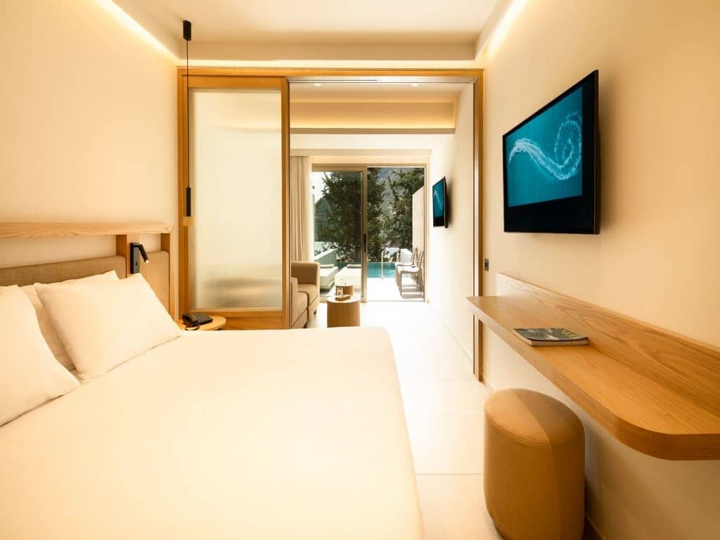 rooms-junior-suite-private-plunge-pool