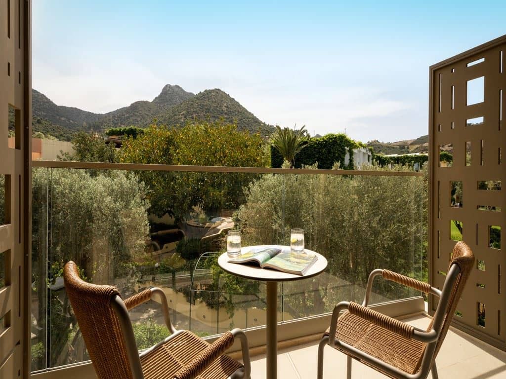 rooms-family-superior-balcony-or-terrace