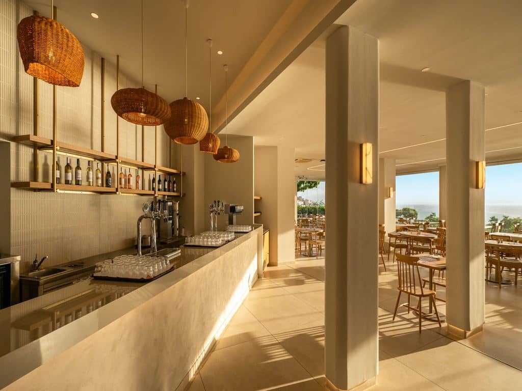 restaurants-main-restaurant-panorama