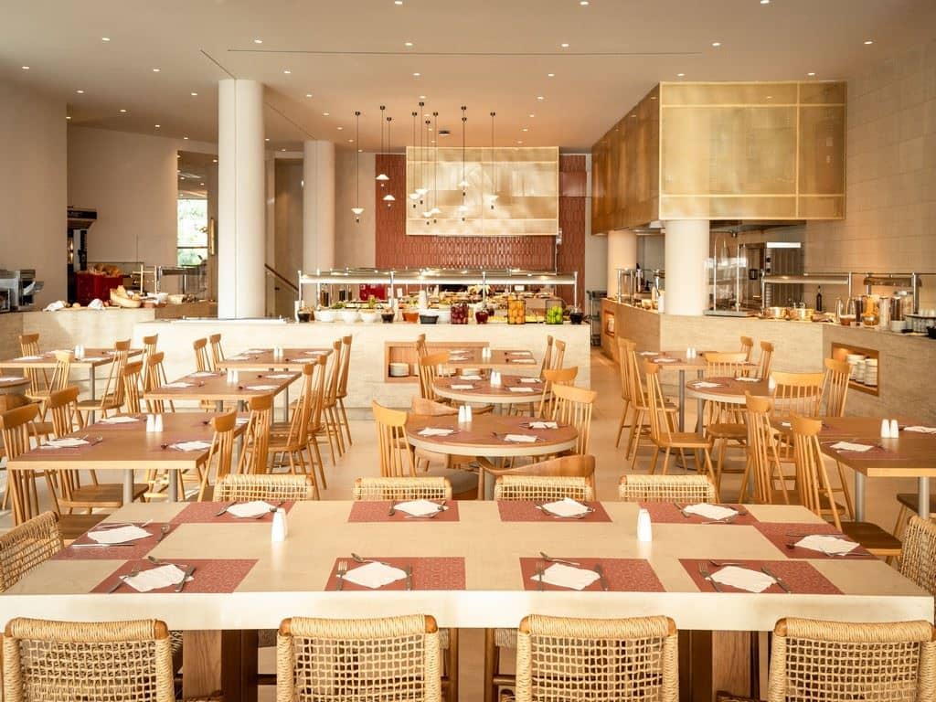 restaurants-main-restaurant-panorama