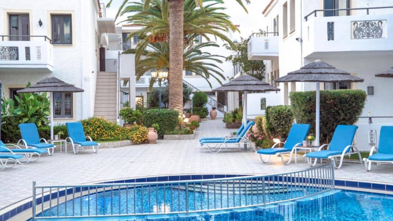 pools-outdoor-childrens-pool