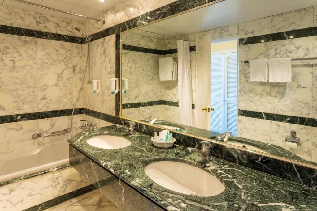 rooms-superior-single-sea-view