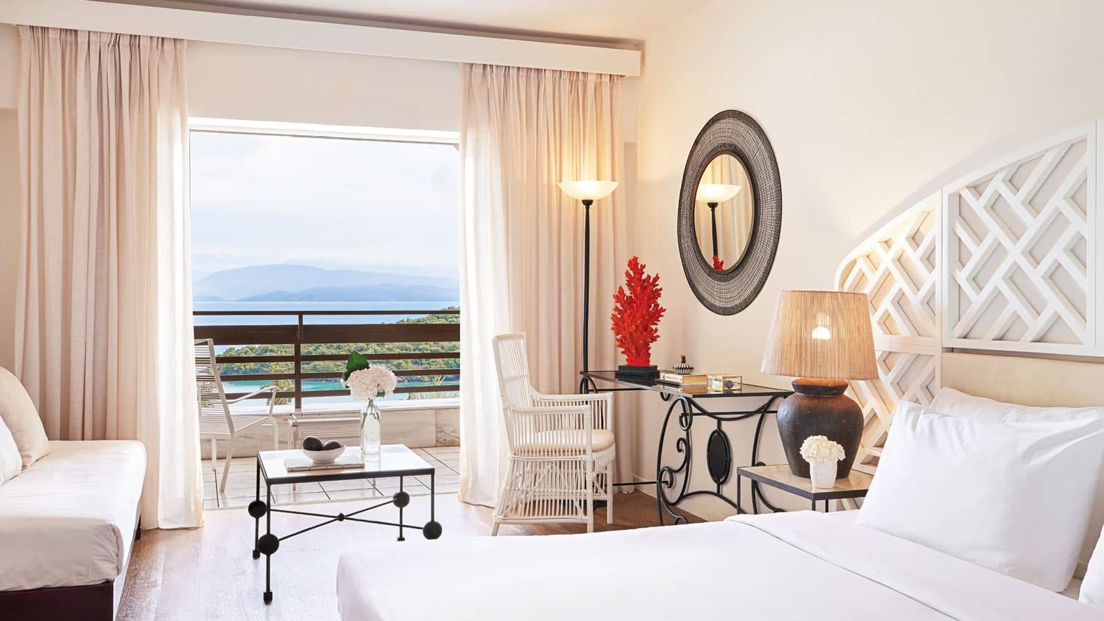 rooms-sky-room-sea-view--private-balcony