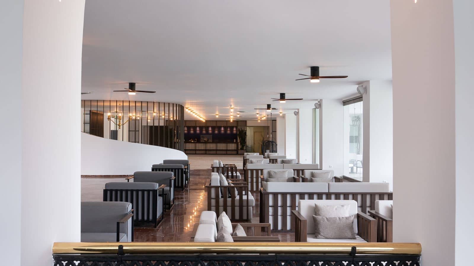 restaurants-palm-lobby-bar