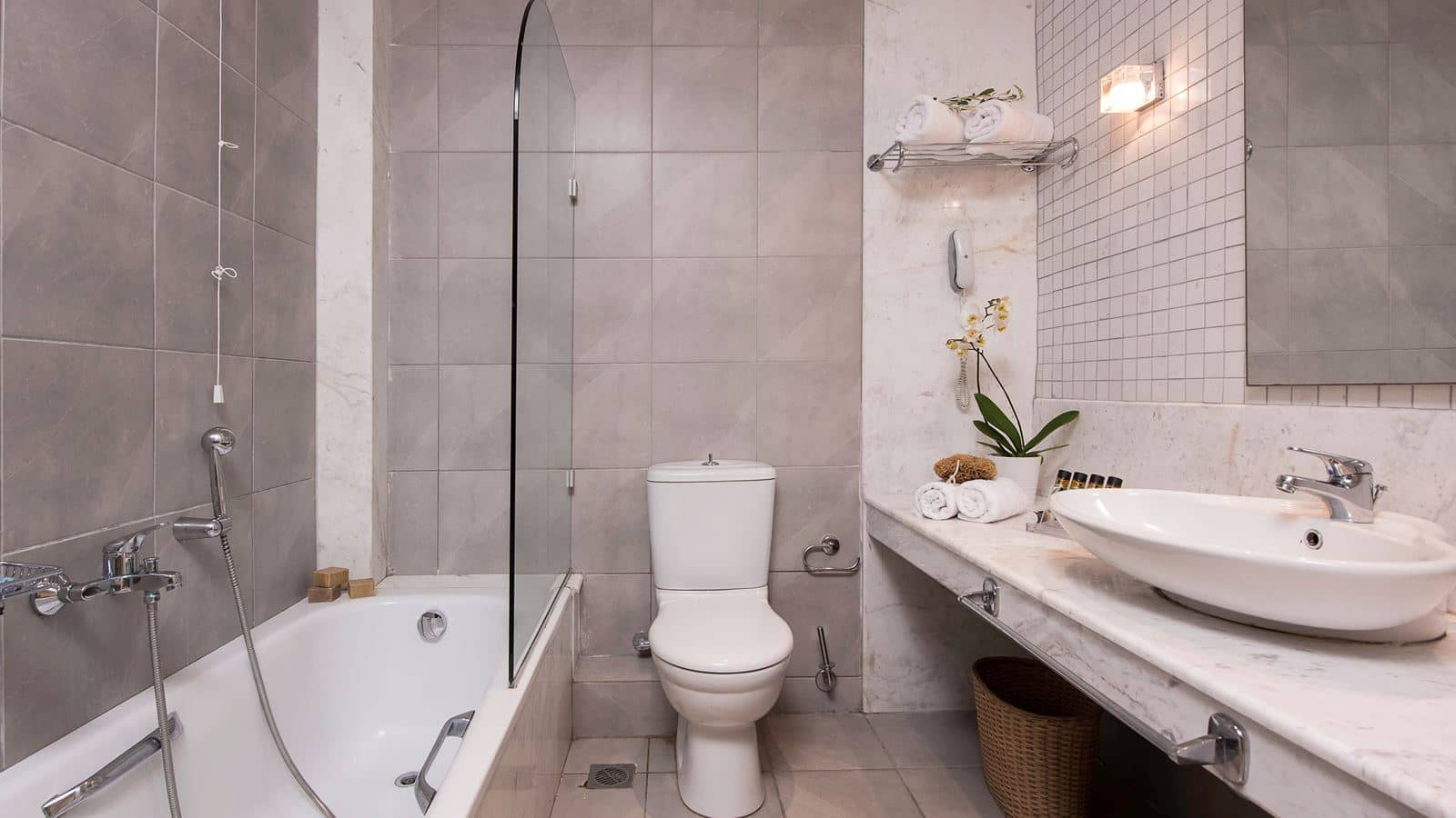 rooms-family-suite-with-garden-access