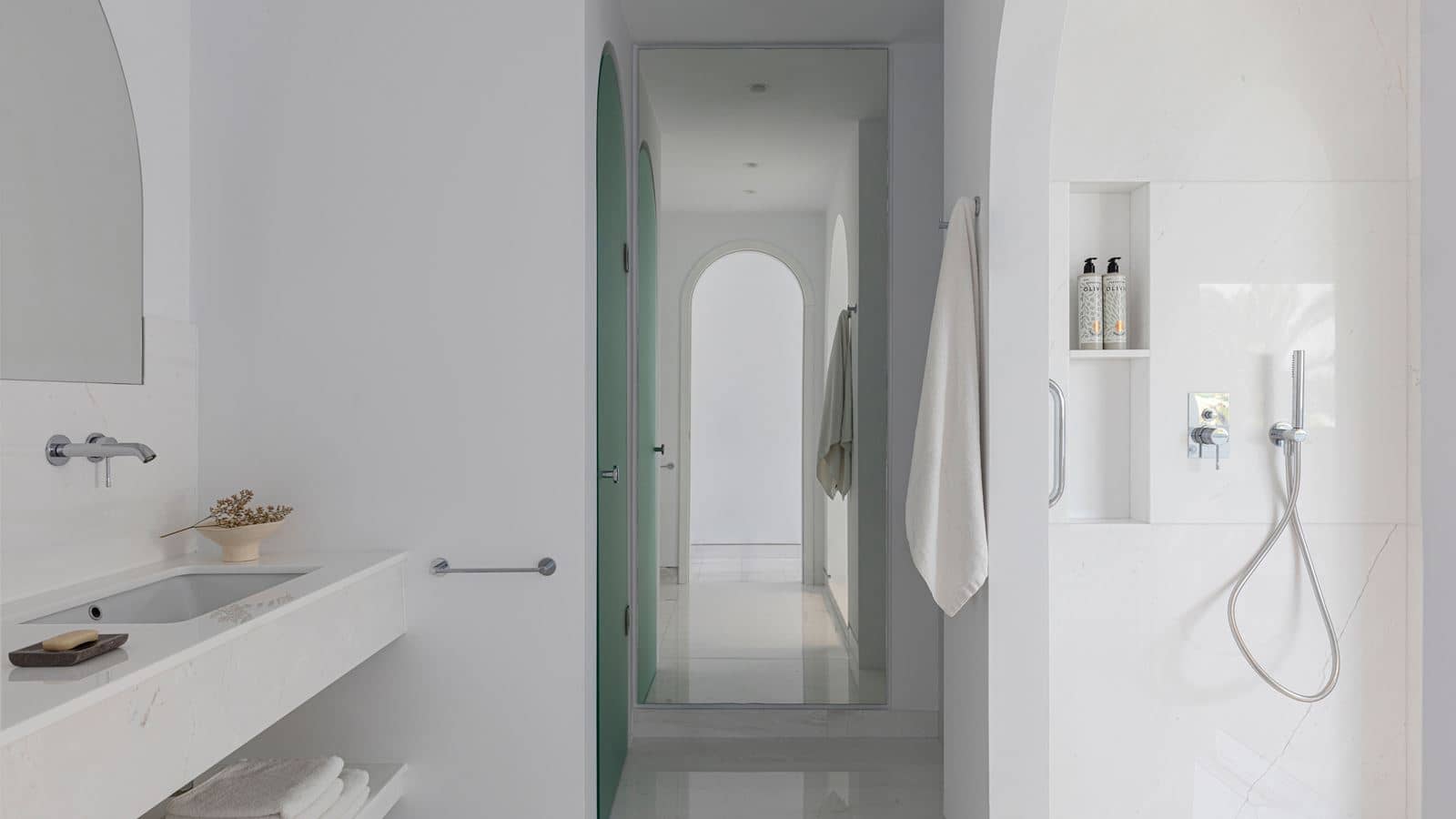 rooms-1-bedroom-suite-sea-view