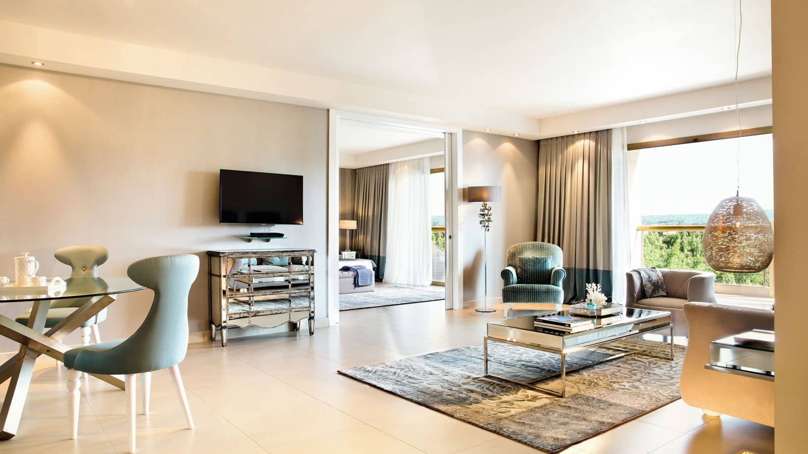 rooms-deluxe-two-bedroom-family-suite-sea-view