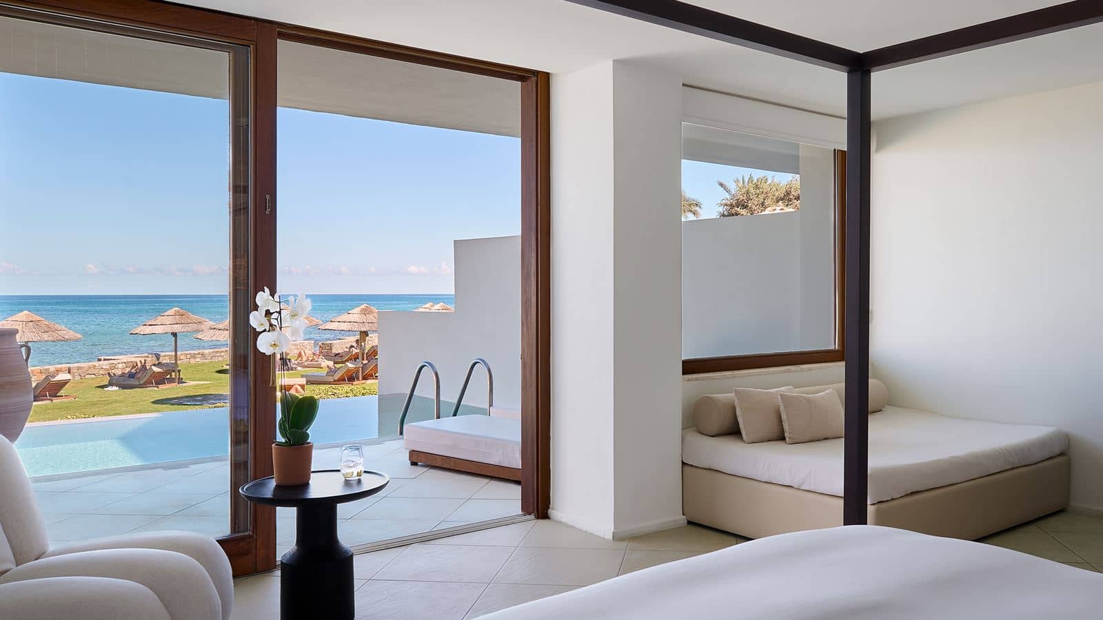 rooms-junior-bungalow-suite-waterfront-private-pool
