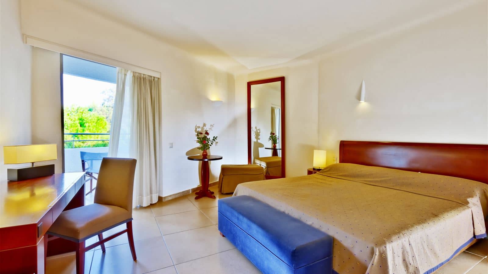 rooms-room-double-garden-view