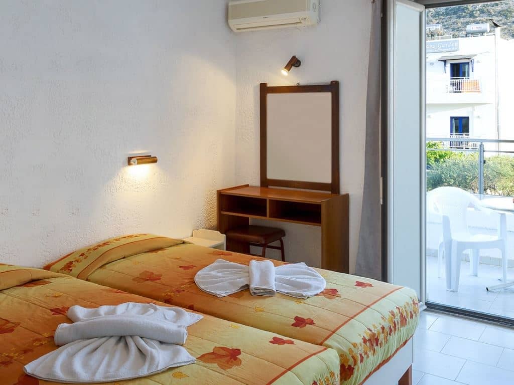 rooms-double-room-balcony