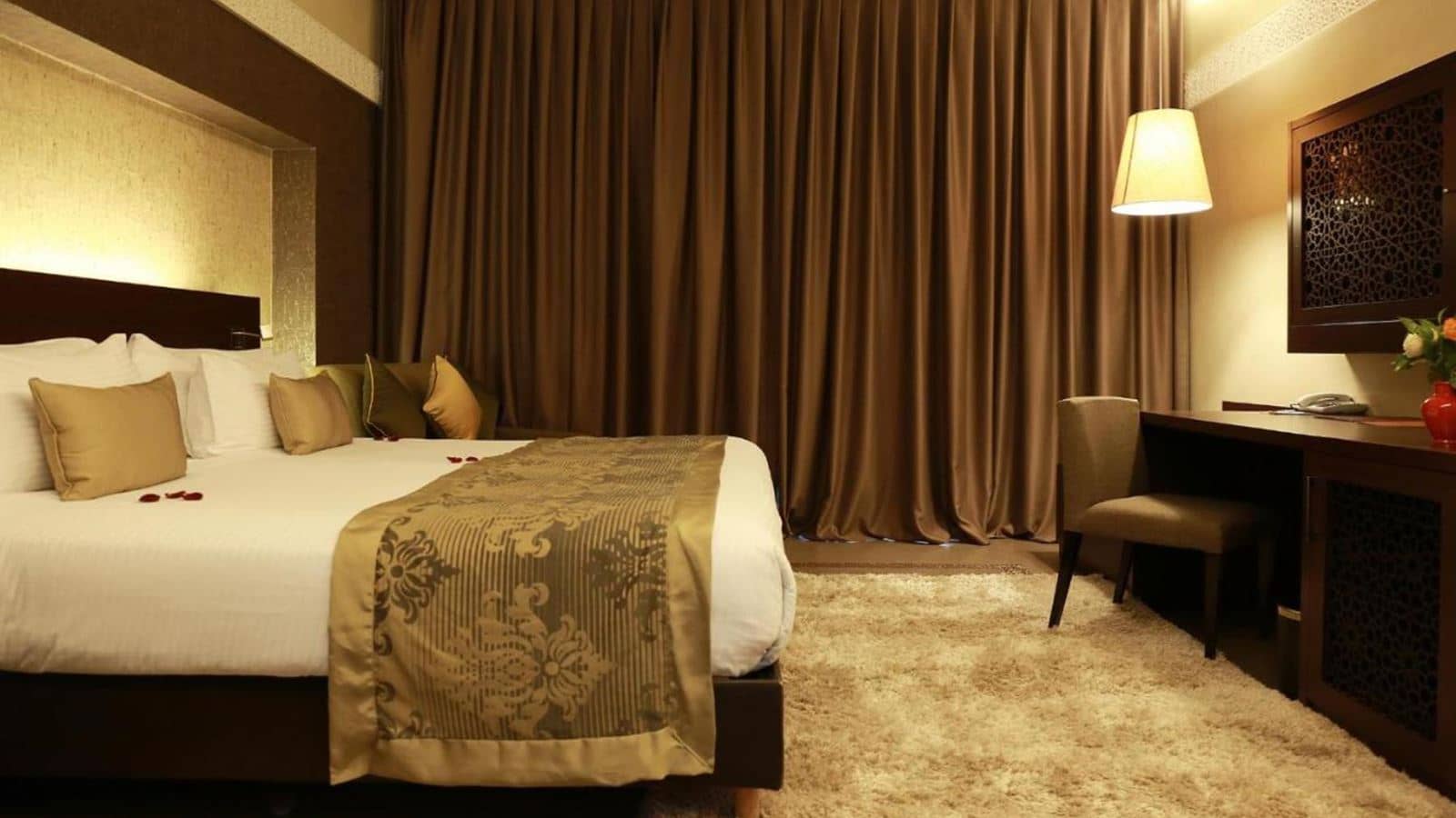 rooms-double-deluxe-room--balcony-or-terrace-