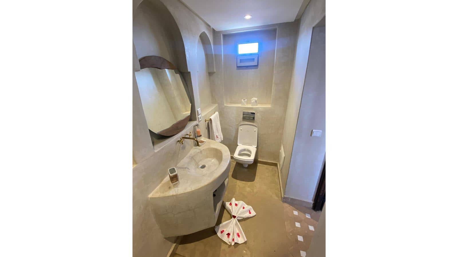 rooms-deluxe-suite