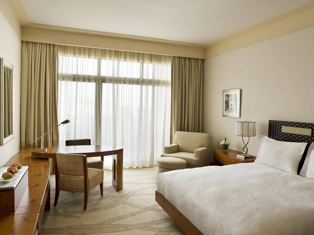 rooms-grand-room