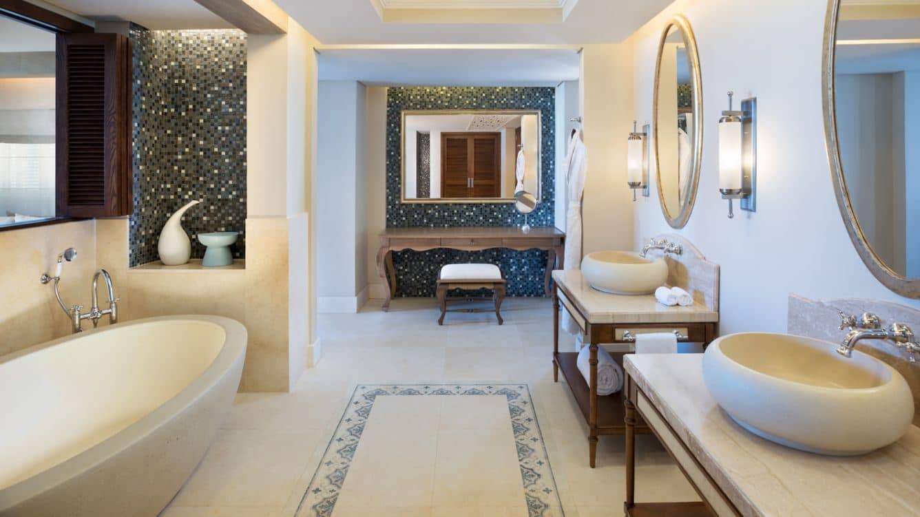 rooms-heritage-balcony-junior-suite