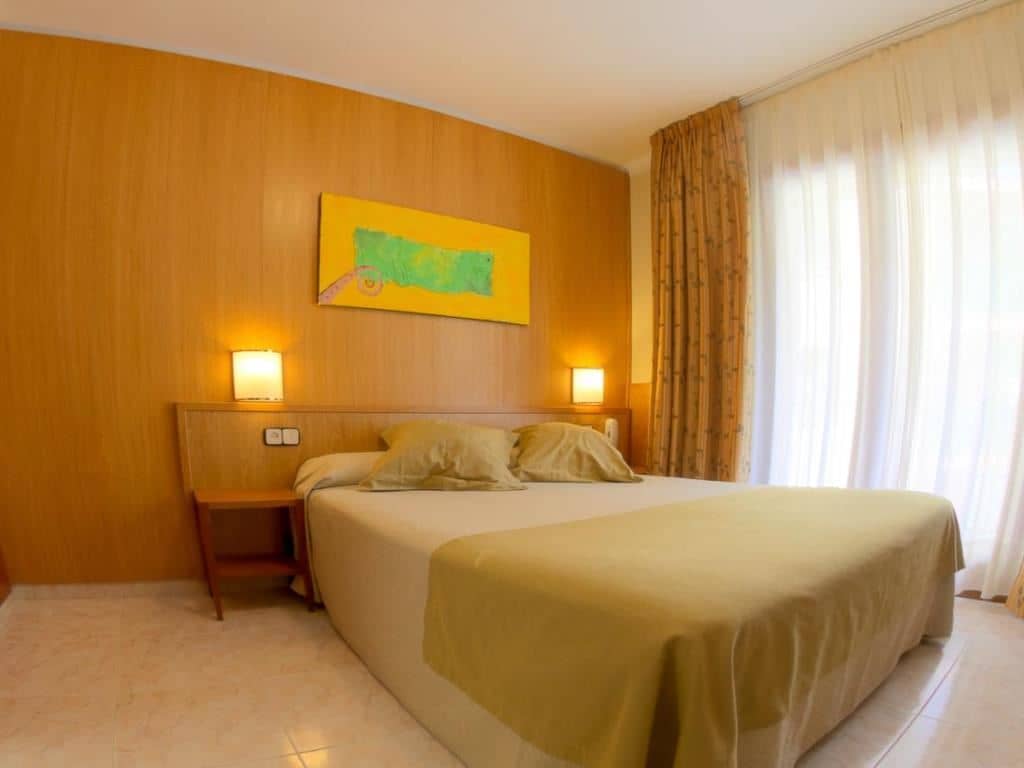 rooms-standard-room
