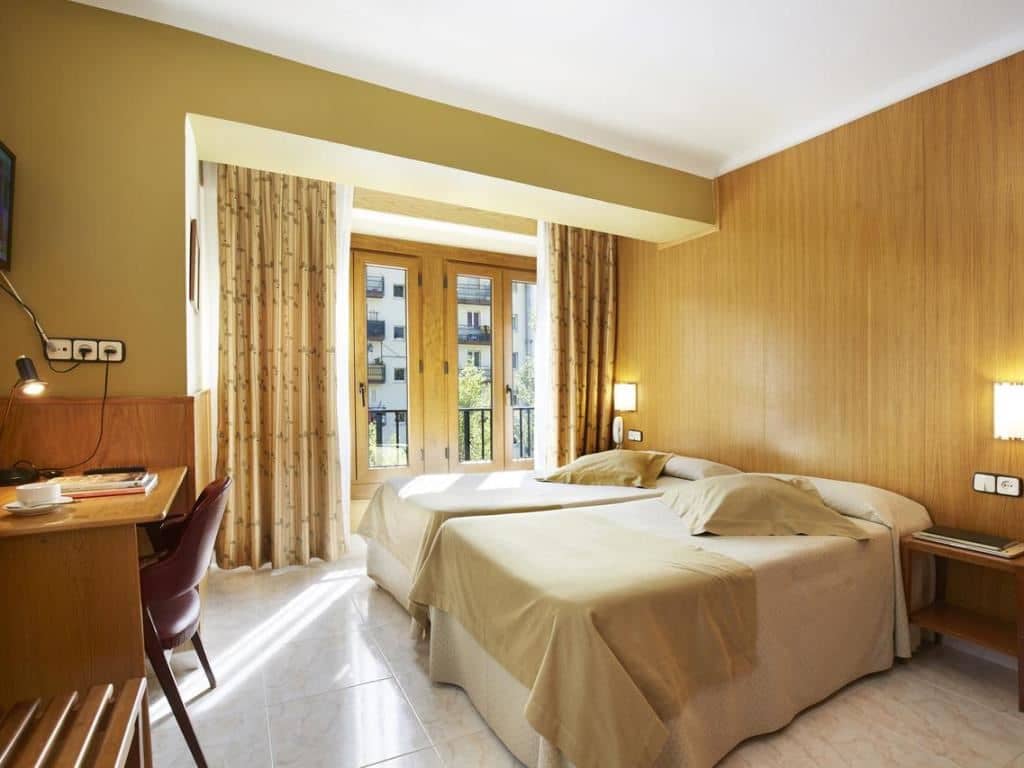 rooms-standard-room