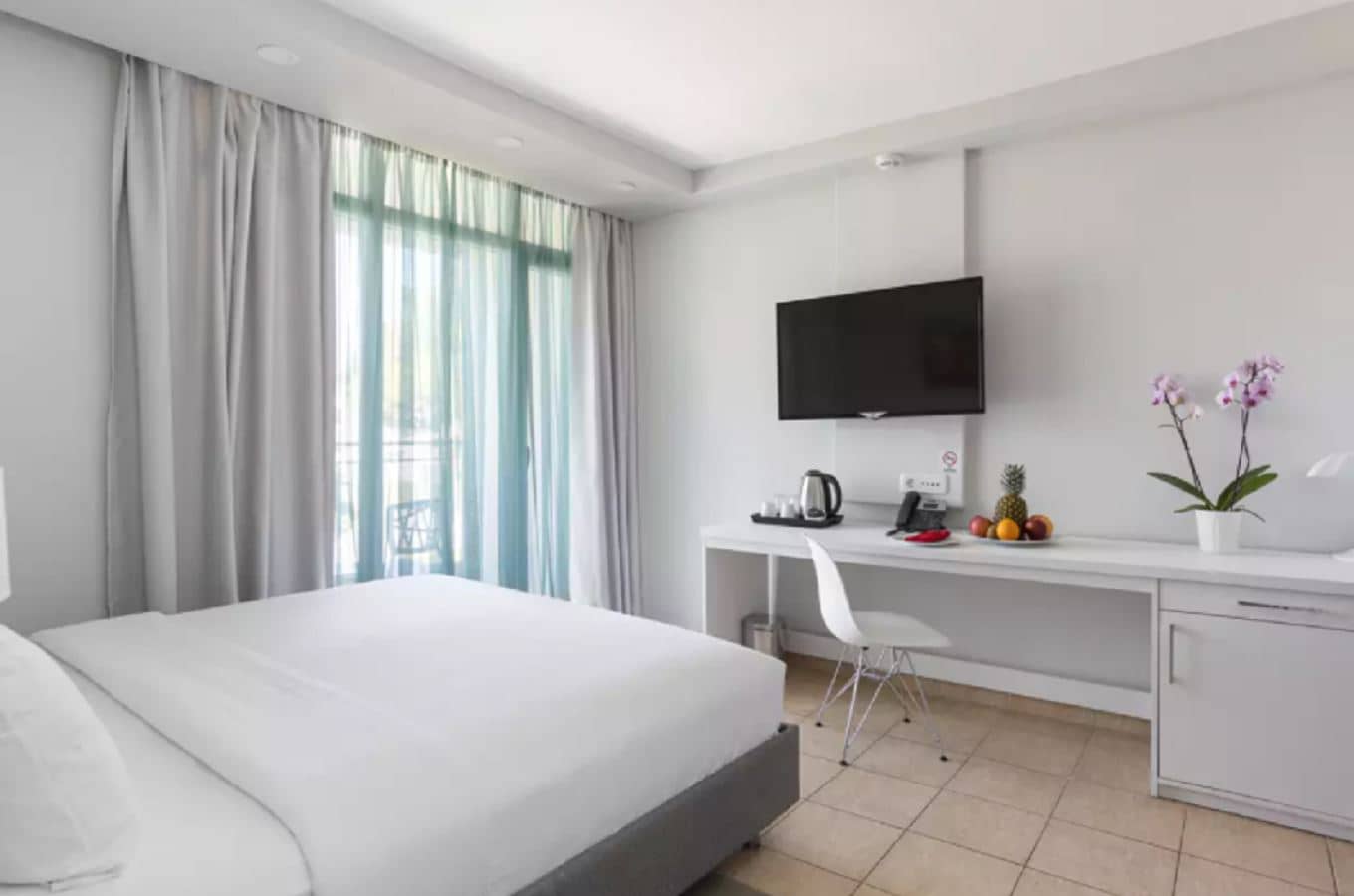 rooms-two-bedroom-swim-up-family