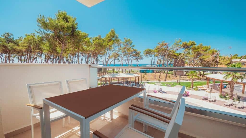 rooms-premium-sea-view-suite