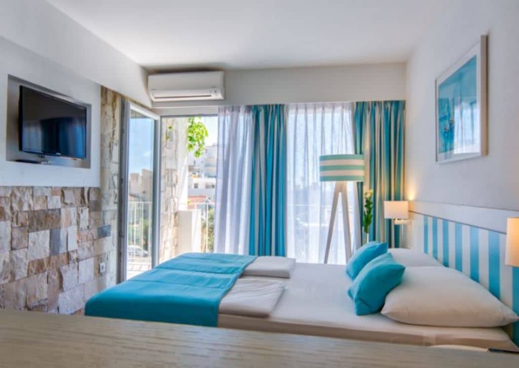 rooms-standard-room