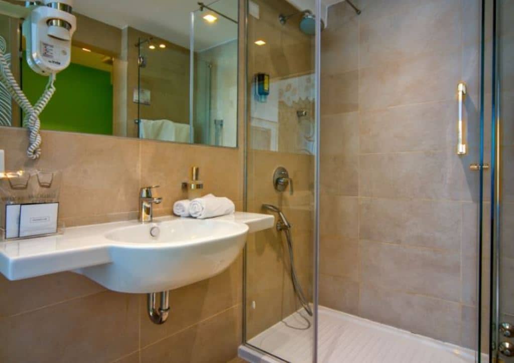 rooms-standard-room