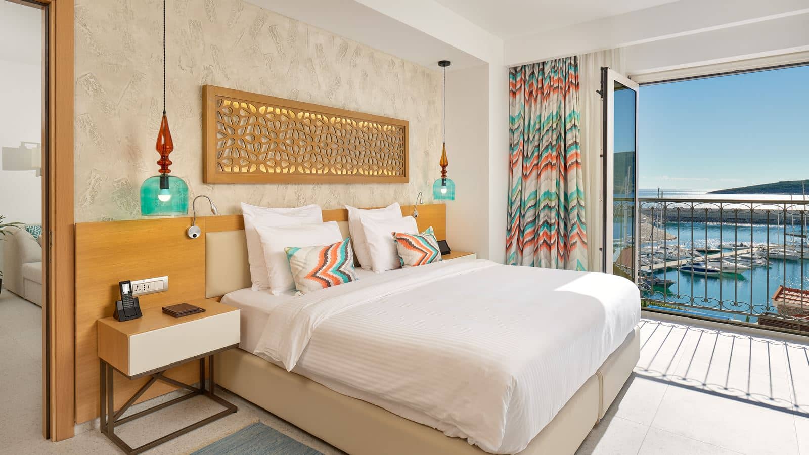 rooms-deluxe-suite