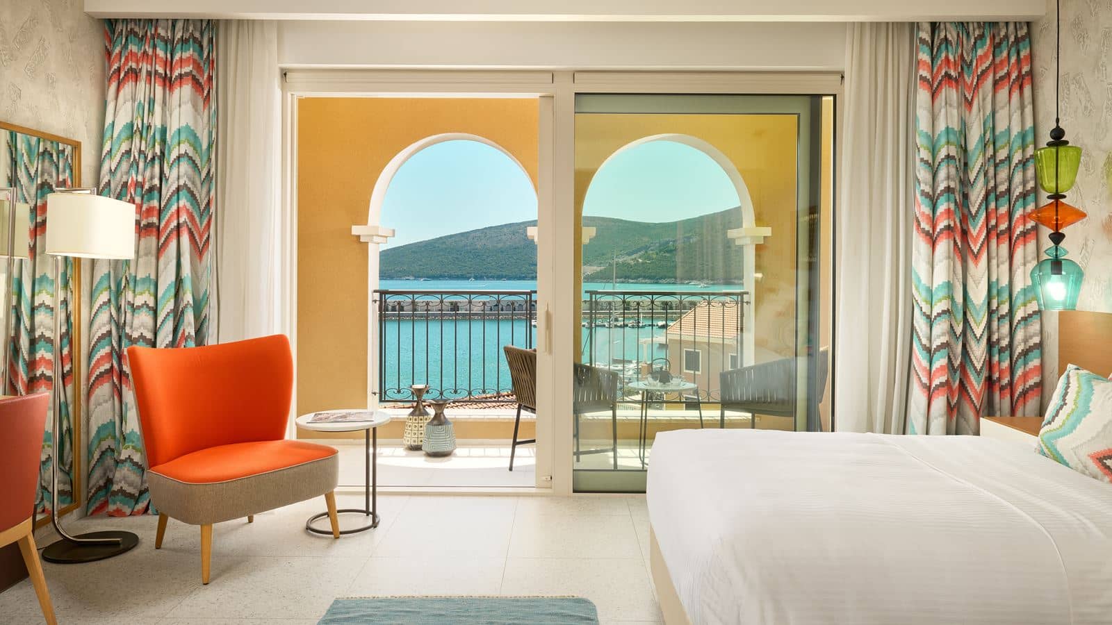 rooms-deluxe-room