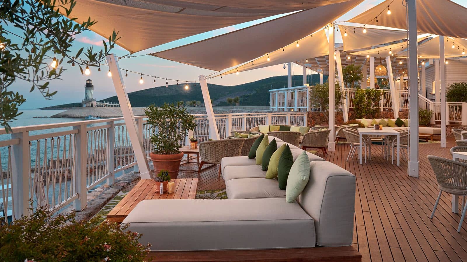 bars-the-rok-beach-bar--lounge