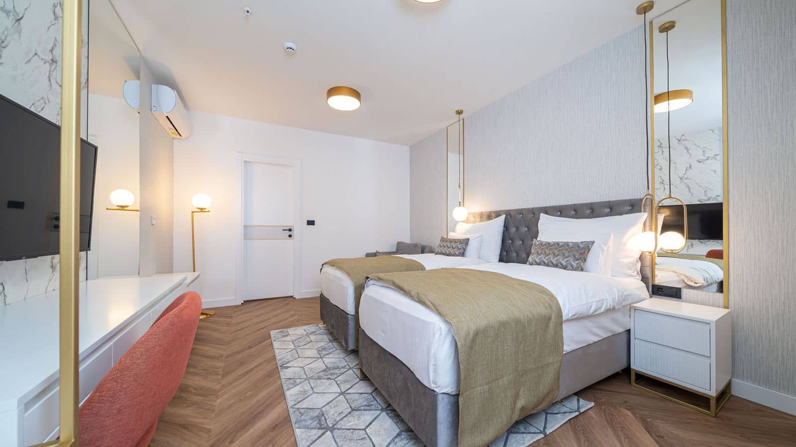 rooms-superior-double-room-with-extra-bed