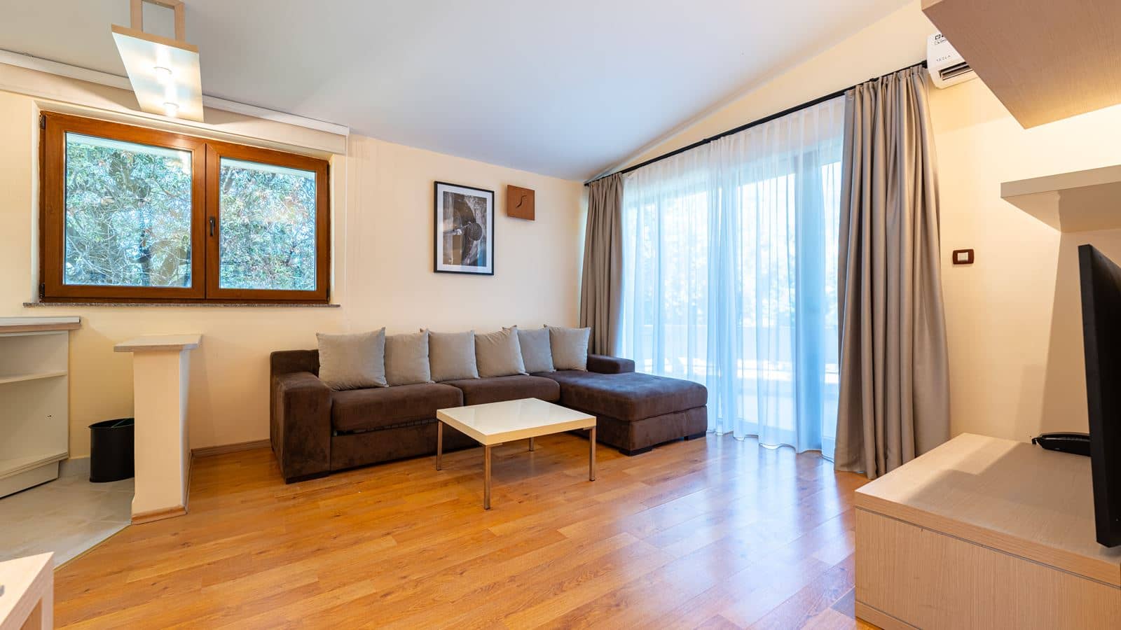 rooms-family-room