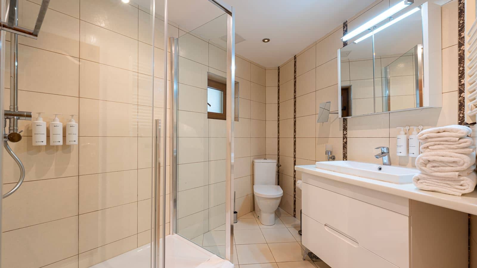rooms-family-room