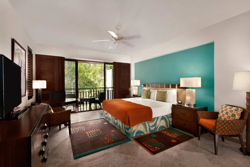 rooms-deluxe-king