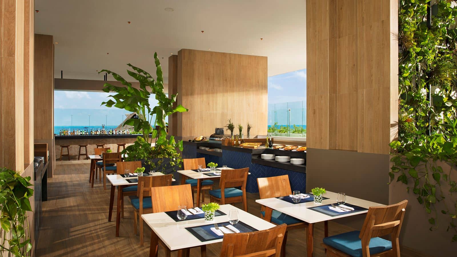 restaurants-la-plaza