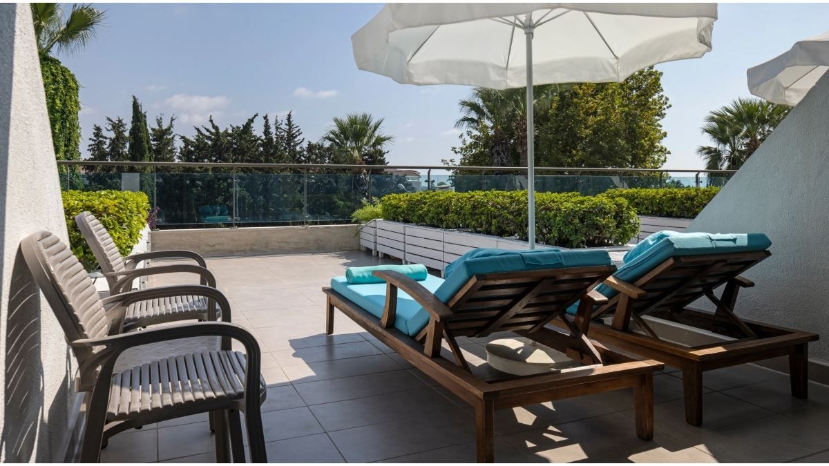 rooms-terrace-room