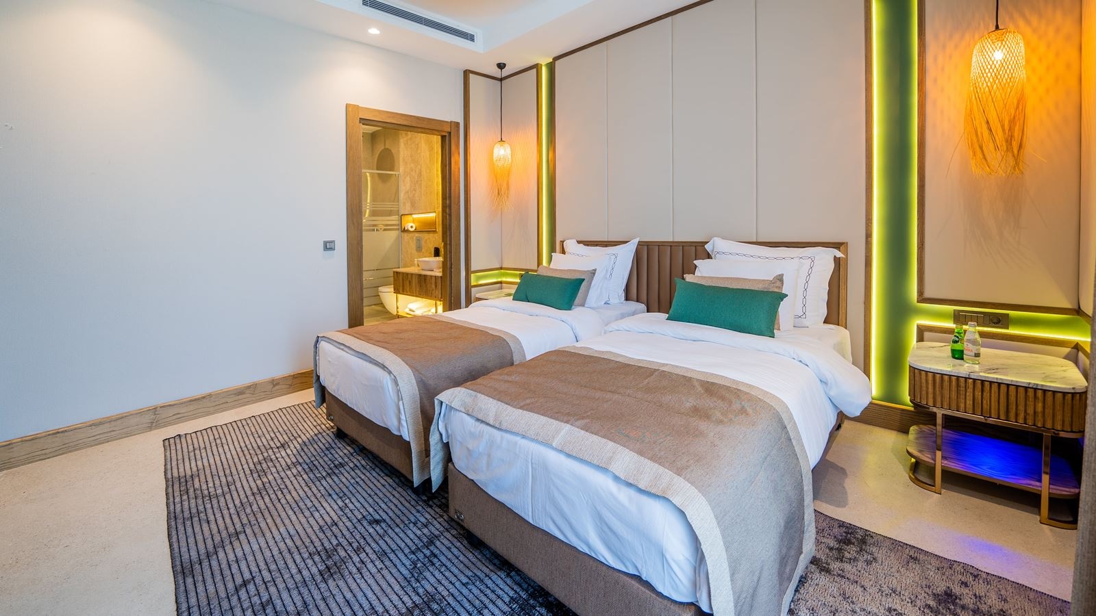 rooms-royal-villa
