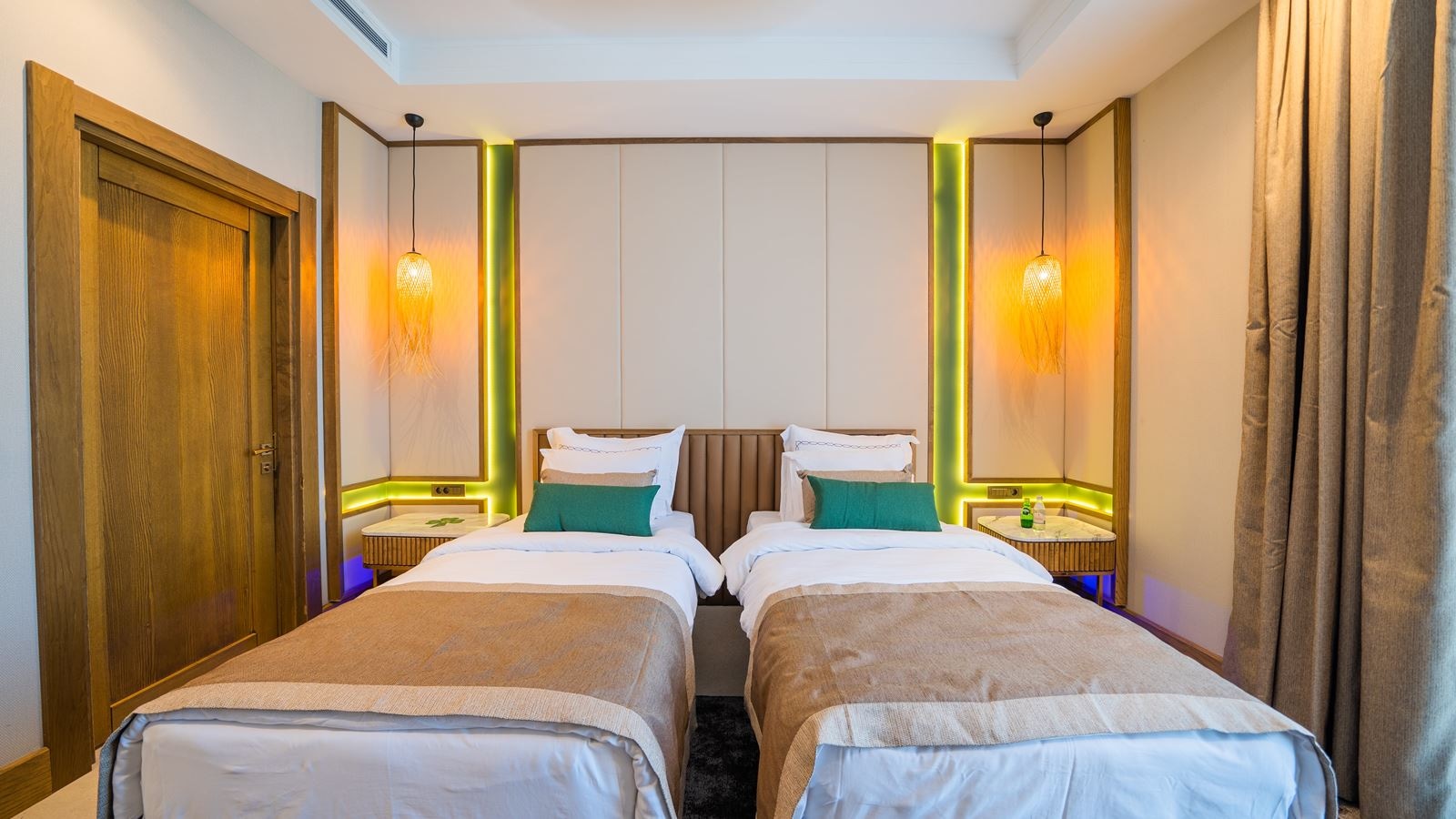 rooms-royal-villa