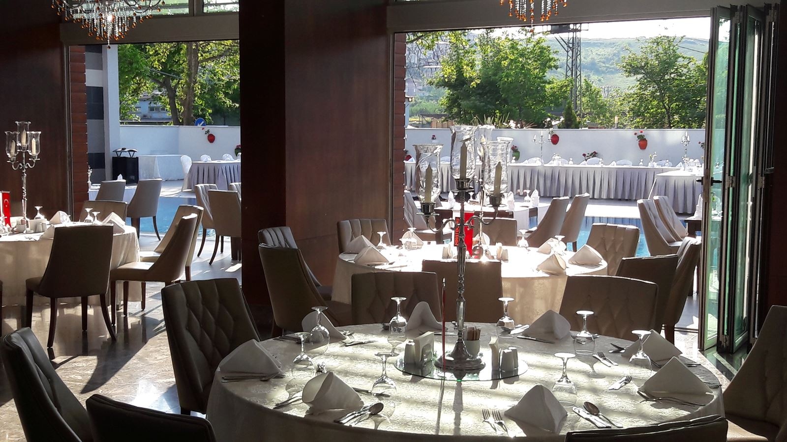 restaurants-lova-restaurant