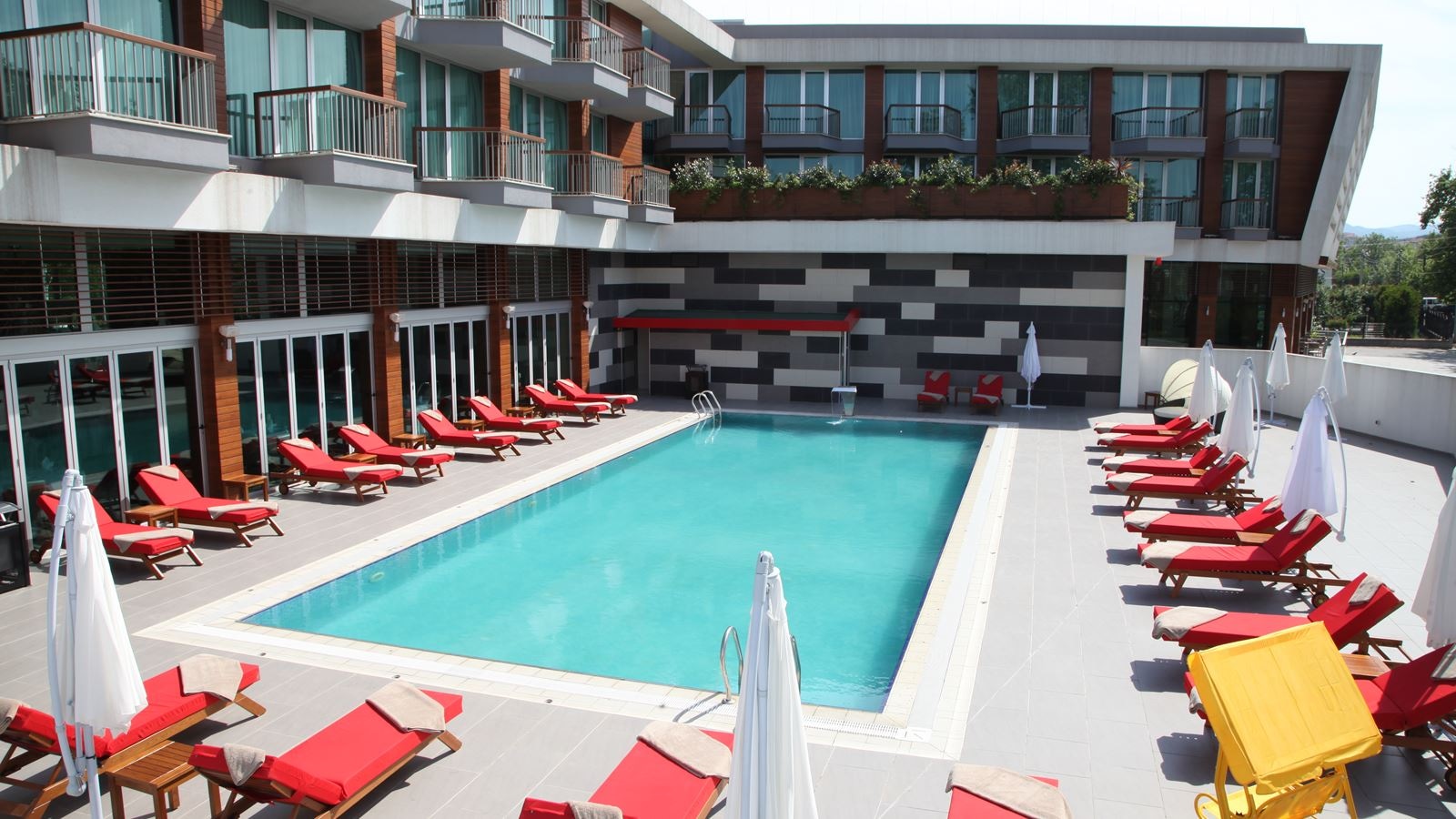 pools-outdoor-pool
