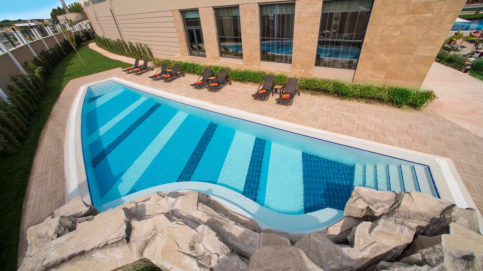 pools-outdoor-pool