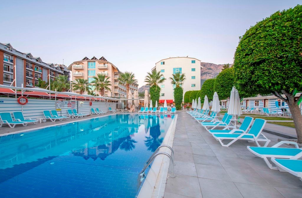 pools-outdoor-pool