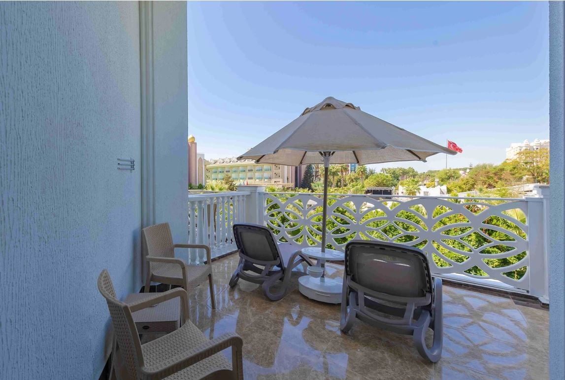 rooms-standard-room-with-terrace