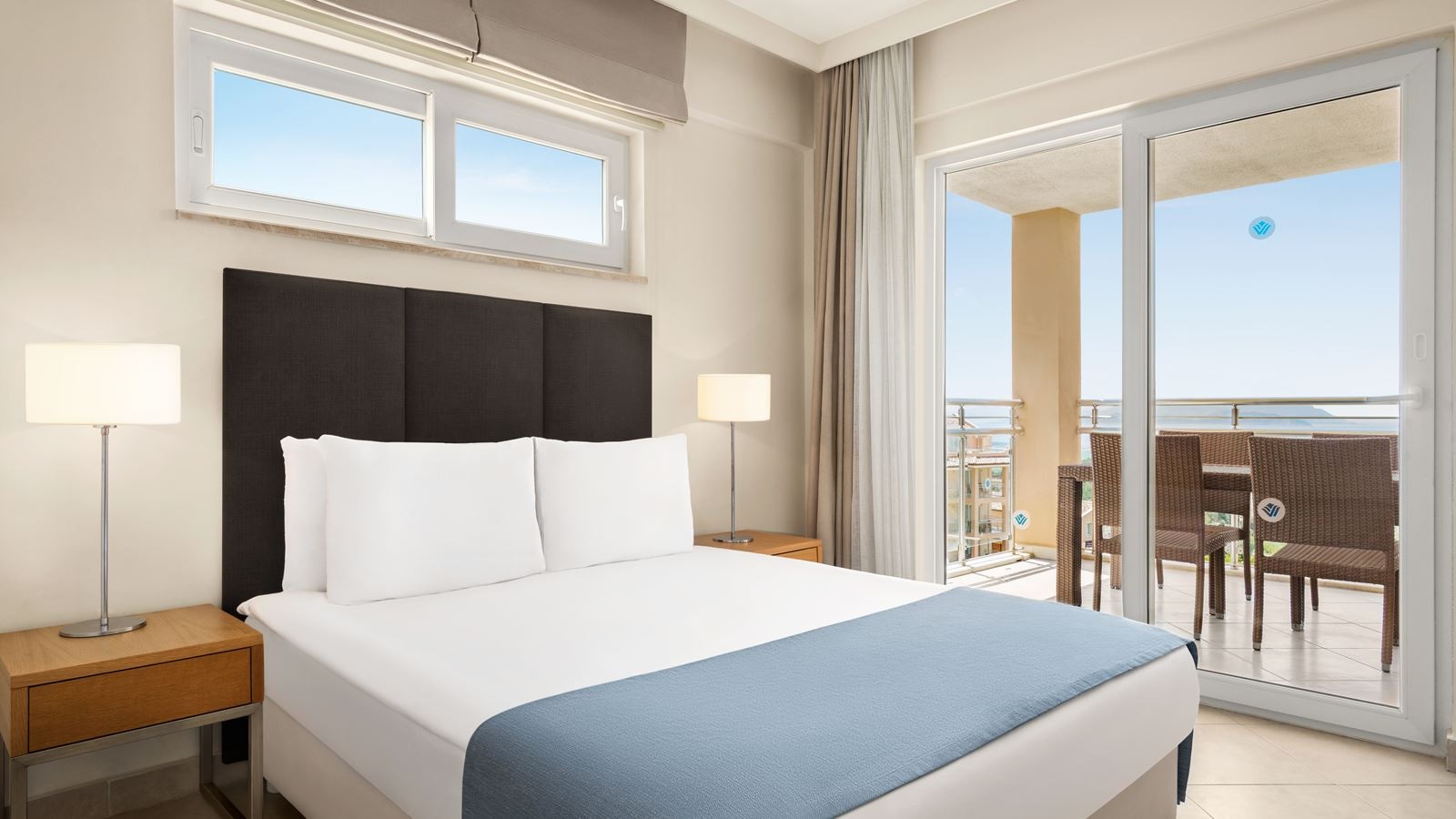 rooms-classic-suite-1-bedroom-balcony-or-terrace