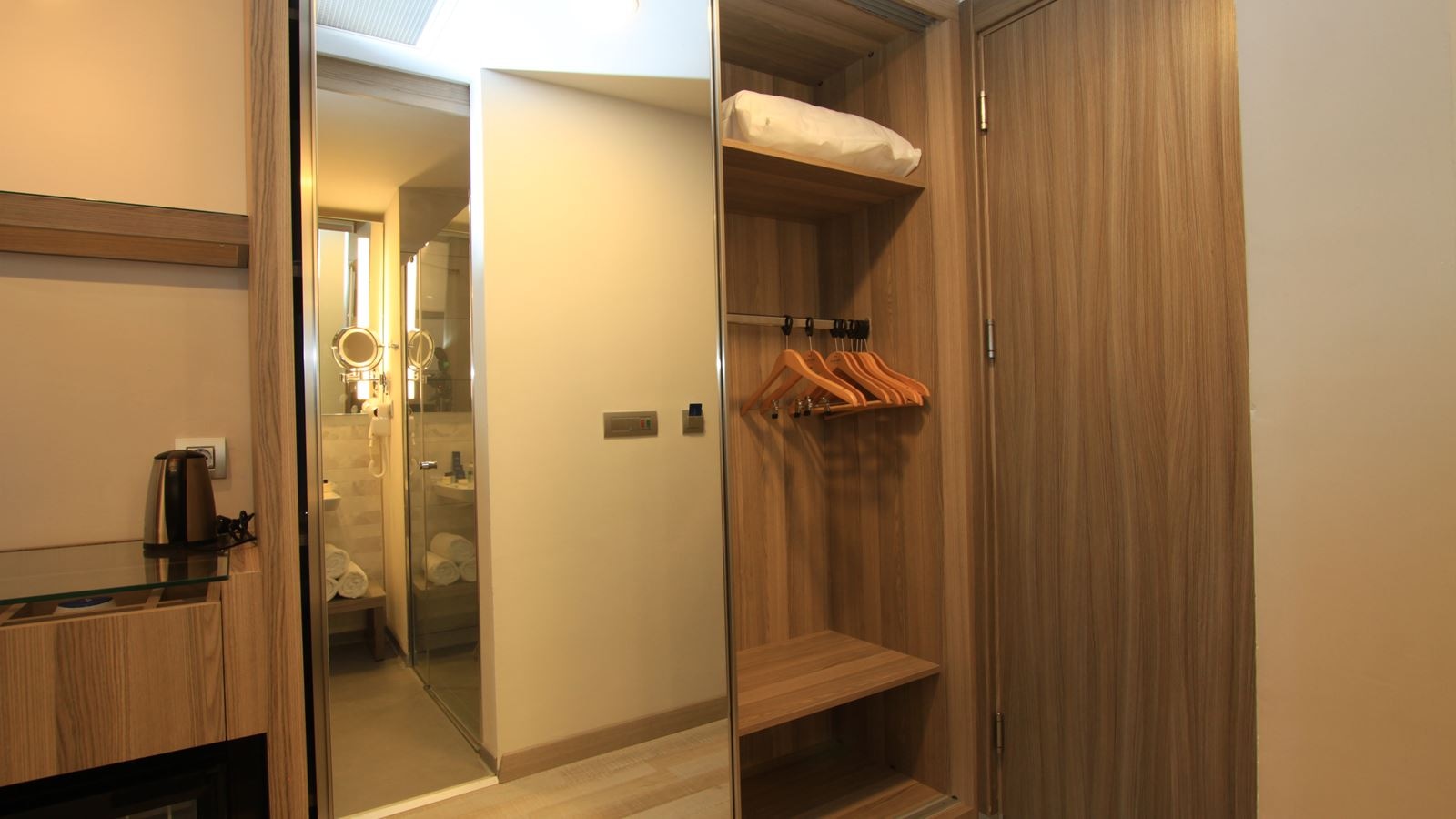 rooms-standard-land-view
