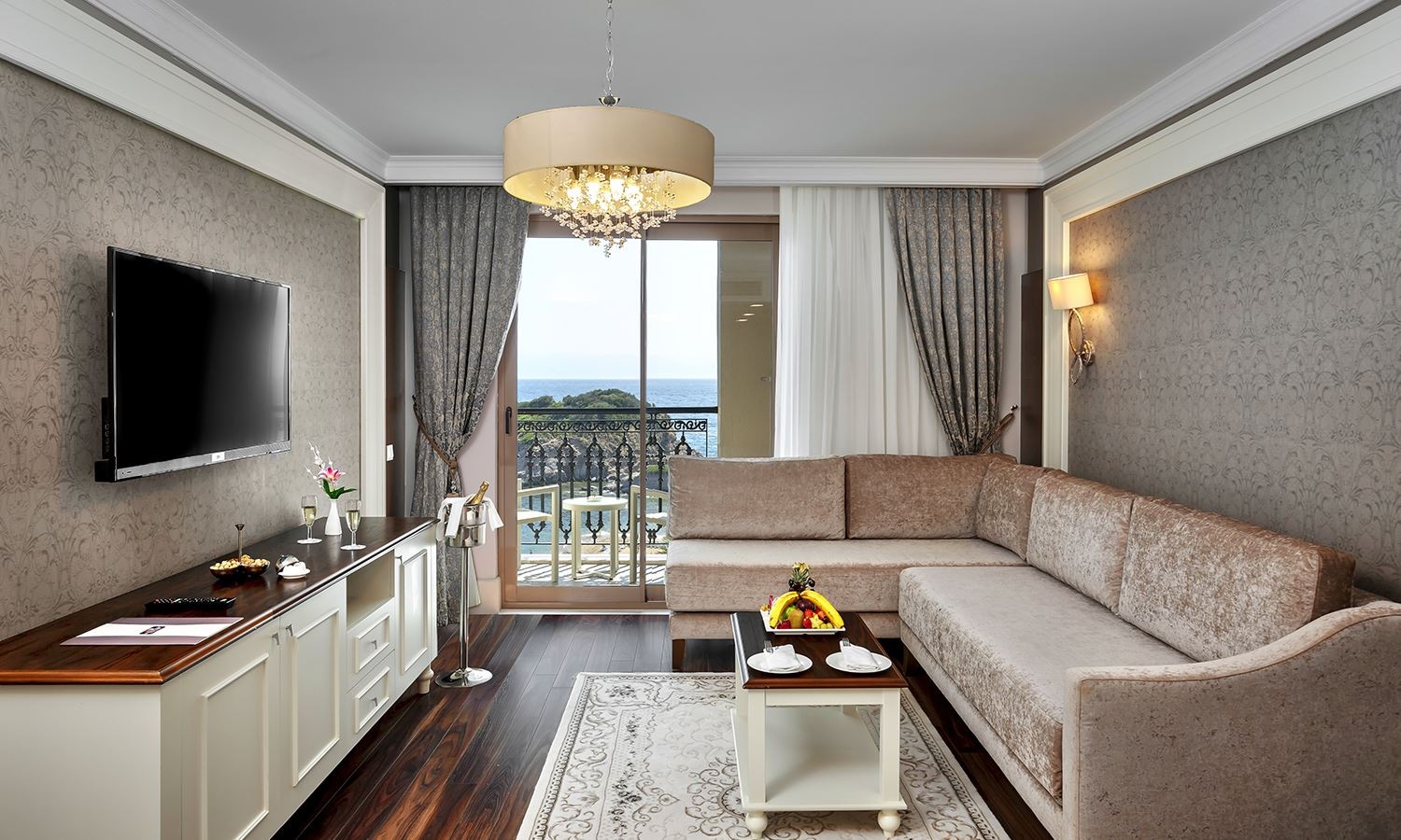 rooms-efes-laguna-suite-sea-view
