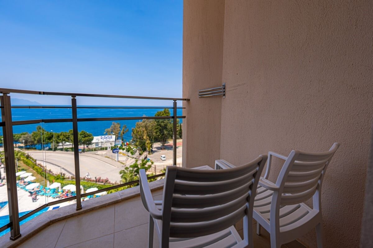 rooms-superior-room-side-sea-view