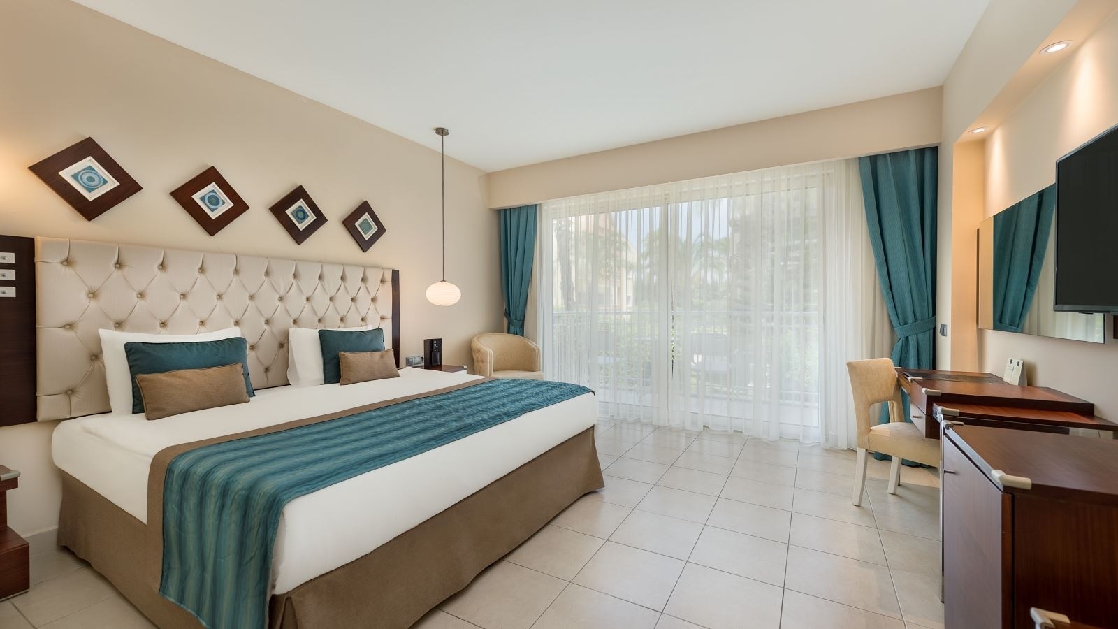 rooms-deluxe-room-2+2
